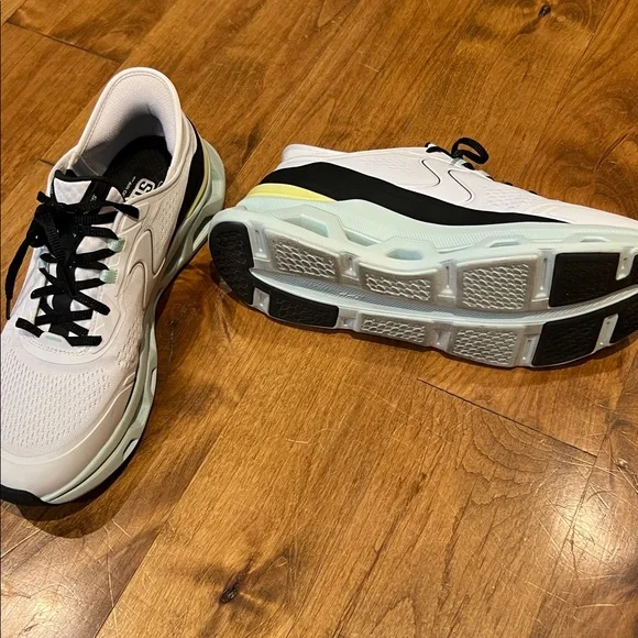 Skechers White and Black Sneakers with Mint Accents - Picture 2 of 6